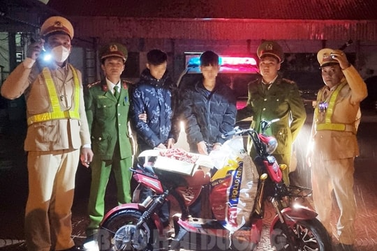 Khởi tố nam sinh lớp 11 sản xuất, buôn bán pháo